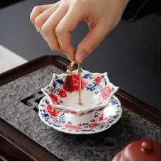 Creative Spinning Umbrella Tea Strainer | Handcrafted Blue and White Porcelain Tea Infuser Creative Spinning Umbrella Tea Strainer | Handcrafted Blue and White Porcelain Tea Infuser